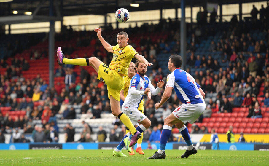แข่งขันเพียงเสมอ